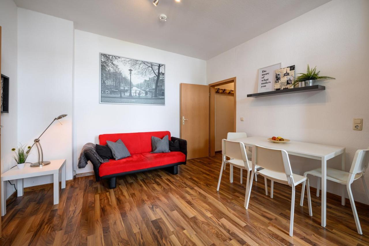 Helle Wohnung In Sudenburg Mit Balkon - Wlan, 4 Schlafplaetze Magdeburg Exterior foto